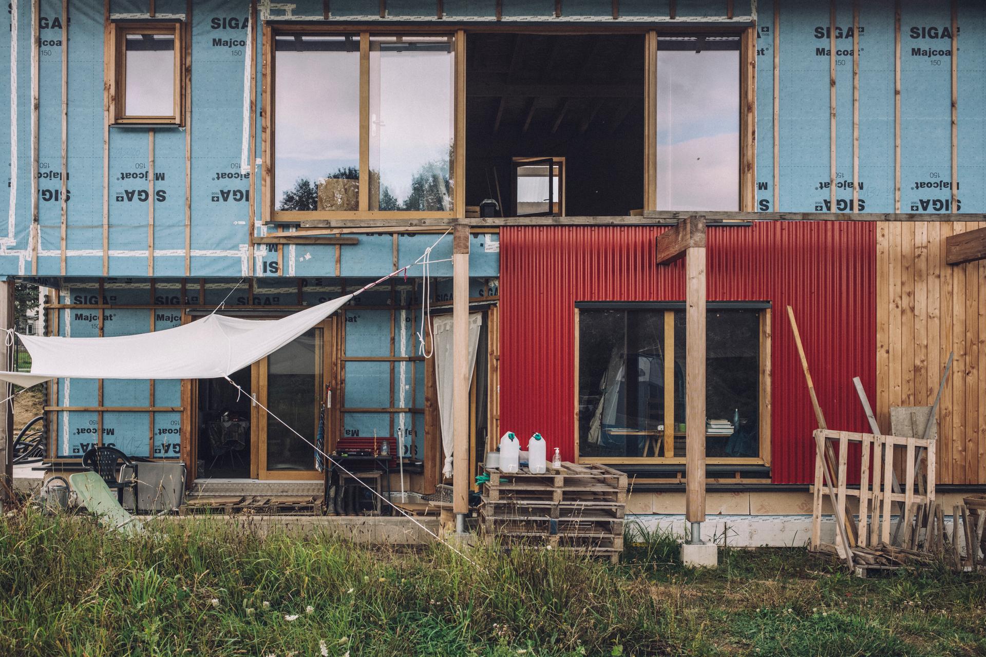 Cinq appartements sont en cours de construction dans cet immeuble. Riec-sur-Bélon (Finistère), le 14 septembre 2021.