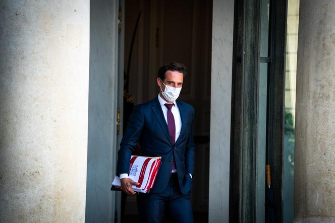 Jean-Baptiste Djebbari, ministre délégué aux transports, à la sortie du conseil des ministres, à Paris, le 25 août 2021.