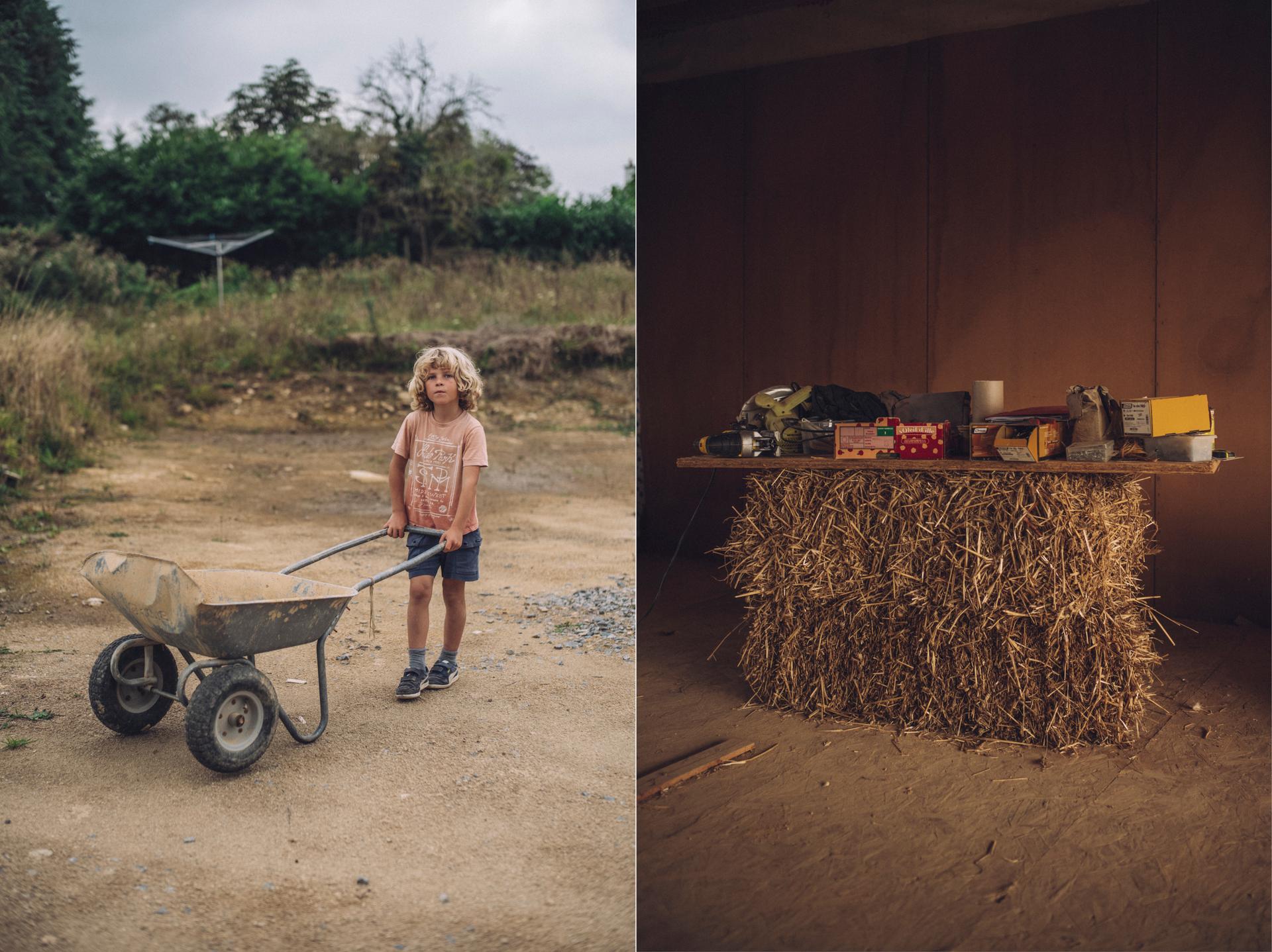 A gauche : Lucien Schultz, le fils de Rozenn Brécard et Dimitri Schultz, participe lui aussi aux travaux. A droite : la table de travail improvisée de Claude Bonin sur le chantier. Riec-sur-Bélon (Finistère), le 14 septembre 2021.