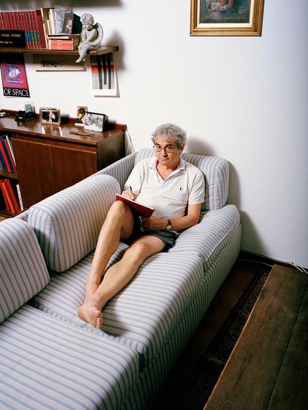 Carlo Rovelli chez lui, à Vérone.