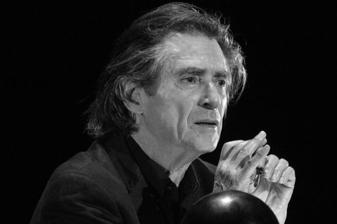 Sami Frey en répétition de sa lecture d’« Un vivant qui passe », de Claude Lanzmann, au Théâtre de l’Atelier, à Paris.