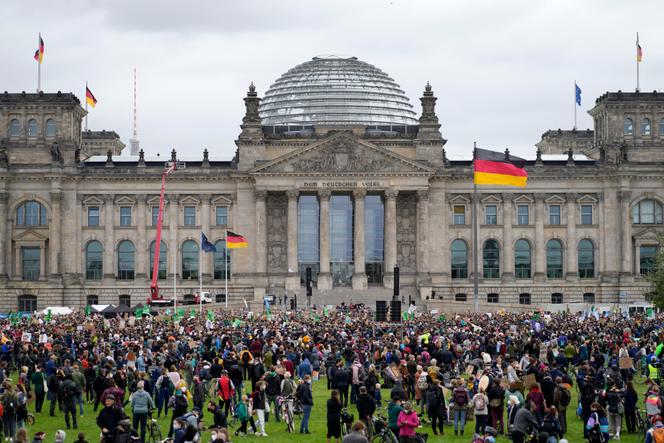 Kundgebung im Reichstag zur Einladung in die Zukunft am Freitag, 24. September, Berlin