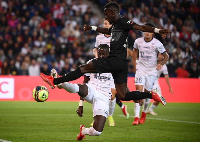 Idrissa Gueye lors d’un match de Ligue 1 contre Montpellier en septembre 2021 .