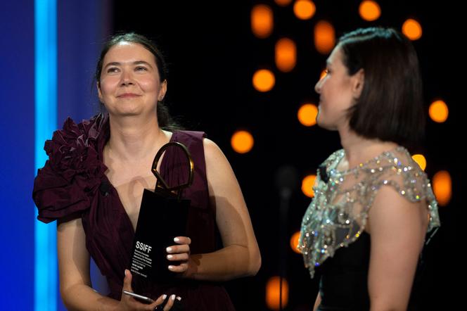 La réalisatrice et scénariste roumaine Alina Grigore a reçu la coquille d’or pour Crai Nou (« Lune Bleue »), au festival de Saint-Sébastien, en Espagne, le 25 septembre 2021.