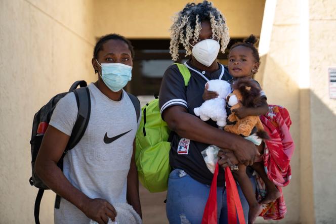 Jean-Michel Beaudouin, sa compagne Anes, et leur fille de 2 ans, à Del Rio, Texas, le 23 septembre 2021.