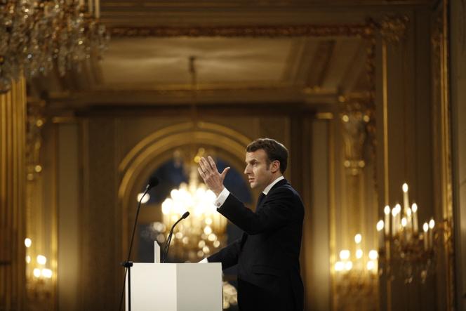 Le président français Emmanuel Macron annonce la création de la Maiso du dessin de presse lors de ses vœux de nouvelle année à la presse au palais de l’Élysée à Paris, le 15 janvier 2020.