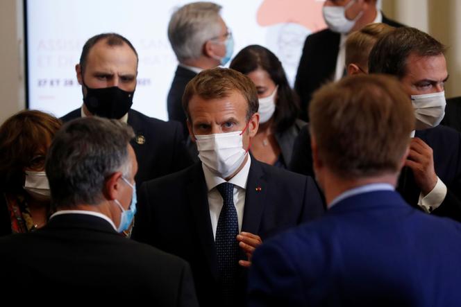Emmanuel Macron après son discours aux Assises de la santé mentale et de la psychiatrie, à Paris, le 28 septembre.