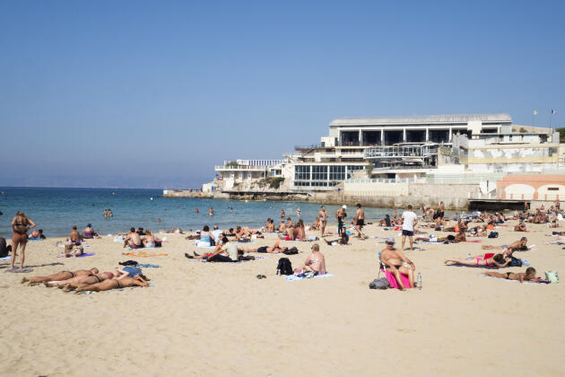La plage des Catalans et le Cercle des nageurs de Marseille.