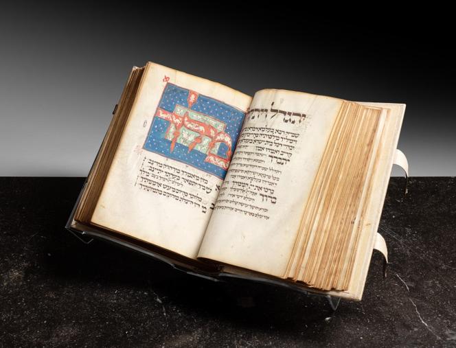 L’Alliance israélite universelle (AIU) met en vente chez Sotheby’s à New York, le 19 octobre, son plus beau manuscrit hébraïque médiéval, le mahzor dit « Luzzatto », estimé entre 4 et 6 millions de dollars.