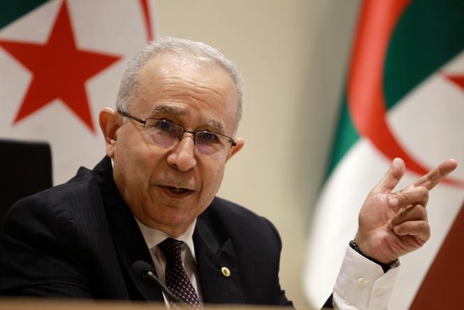 Le ministre des affaires étrangères algérien, Ramtane Lamamra, lors d’une déclaration officielle, le 24 août 2021.