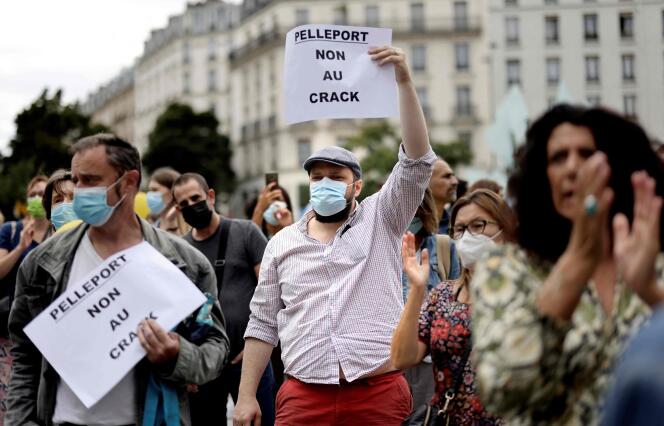 Manifestation contre l’ouverture d’une structure pour accueillir des toxicomanes rue Pelleport à Paris, le 11 septembre 2021.