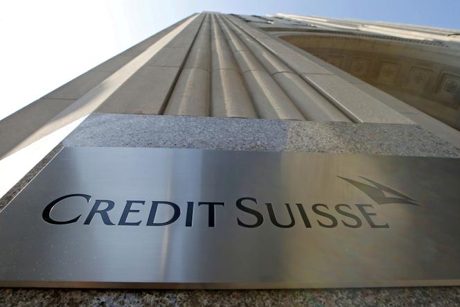 La plaque « Credit Suisse » à l’extérieur des bureaux américains de la banque, à Manhattan, le 1er septembre 2015.