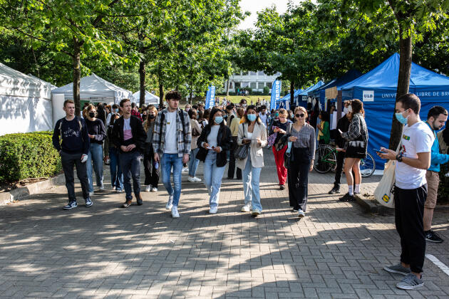 Des stands d’information à destination des nouveaux étudiants ont été dressés sur le campus de Solbosch, siège de l’Université libre de Bruxelles, le 13 septembre 2021.
