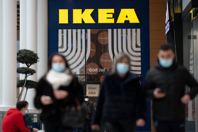 Devant un magasin Ikea, à Saint-Herblain (Loire-Atlantique), le 13 janvier 2021.