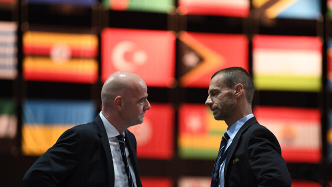 Les présidents de la FIFA Gianni Infantino (à gauche) et de l’UEFA Aleksander Ceferin, le 11 mai 2017 au 67e Congrès de la FIFA à Manama, au Bahreïn.