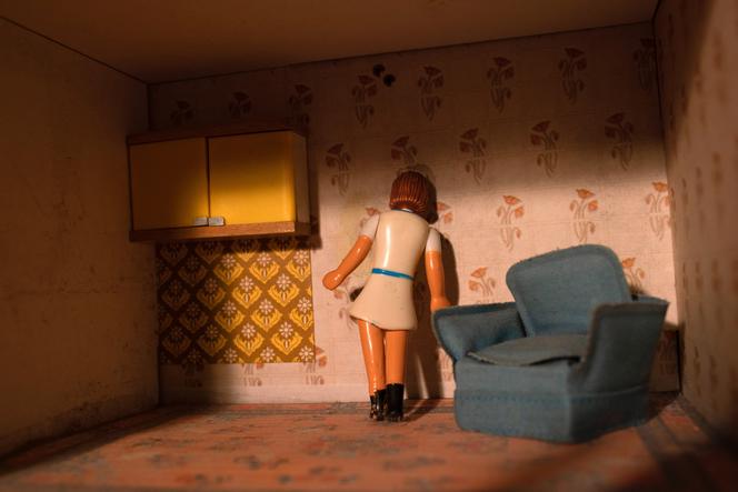 « Doll House-La Maison des poupées : le confinement au temps du Covid-19 ».