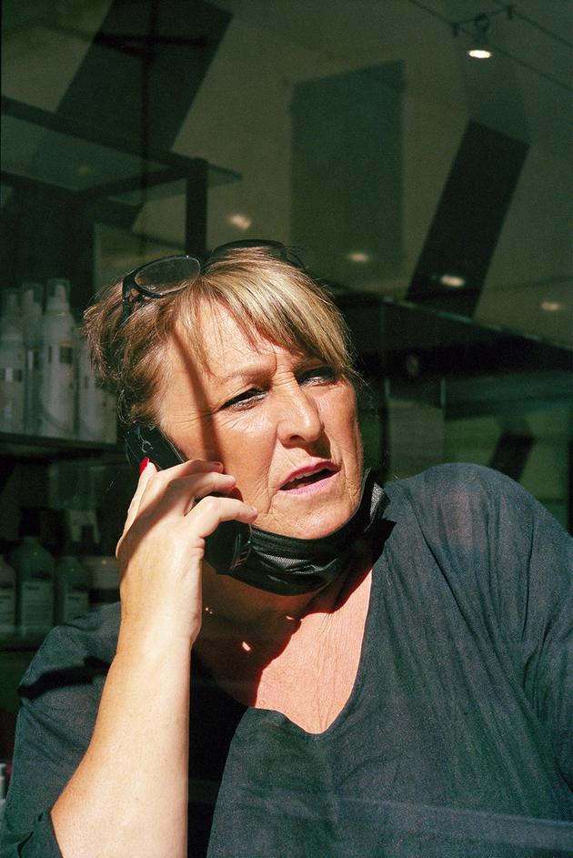 Mélina Le Roy, propriétaire d’un salon de coiffure à Arpajon (Essonne), le 17 septembre 2021.