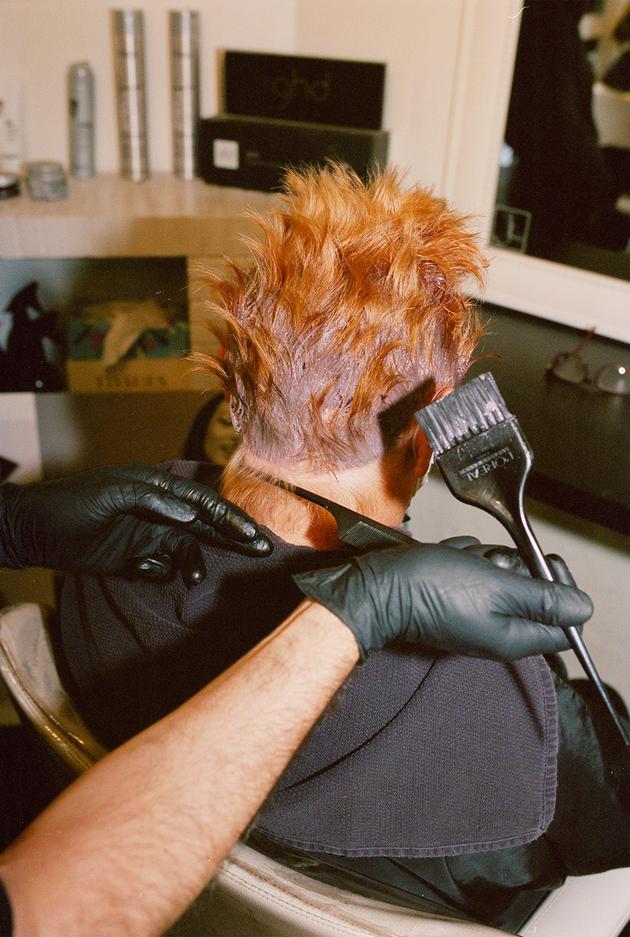 Dans le salon de Jérôme Levas, à Téteghem (Nord), le 23 septembre 2021.