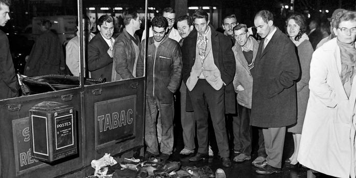 Le long oubli du massacre des Algériens, le 17 octobre 1961 à Paris,  arrangeait à la fois les gaullistes, la gauche et le régime algérien »