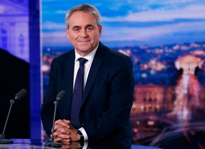 Xavier Bertrand sur le plateau télé de TF1, à Paris, le 11 octobre.