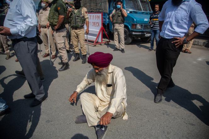 On Friday, October 8, 2021, a member of the Sikh community staged a roadblock to protest the murder of a female teacher at a public school in Srinagar, India.