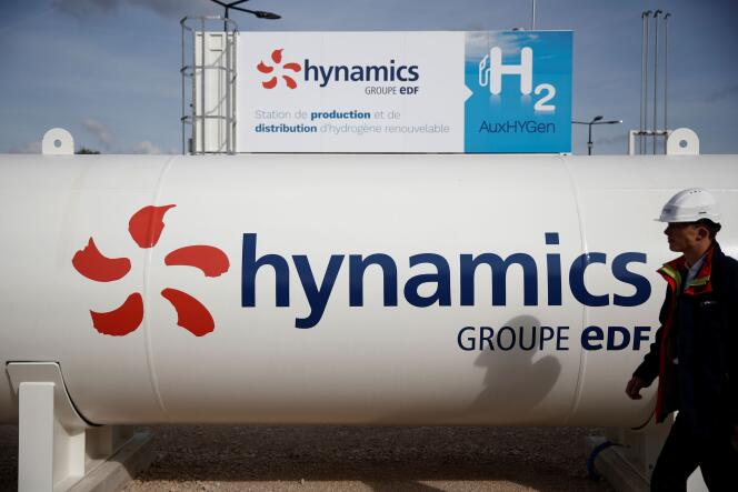 A “low carbon” hydrogen production plant from Hynamics, a subsidiary of the EDF group, in Auxerre (Yonne), on October 13, 2021.