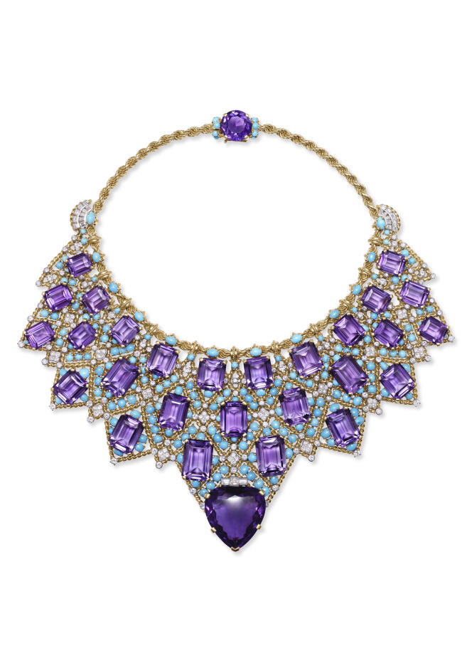 Collier draperie (or, platine, diamants, améthystes, turquoises), Cartier. Commande du duc de Windsor pour la duchesse de Windsor (1947).