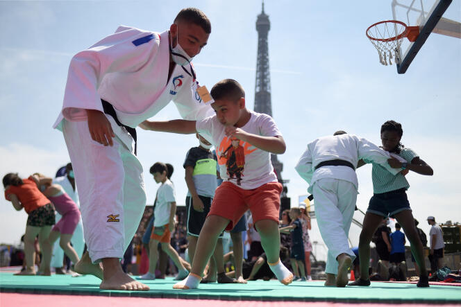 Session de découverte du judo au Trocadéro, vingt-quatre heures avant l’ouverture des Jeux olympiques de Tokyo, le 23 juillet 2021.