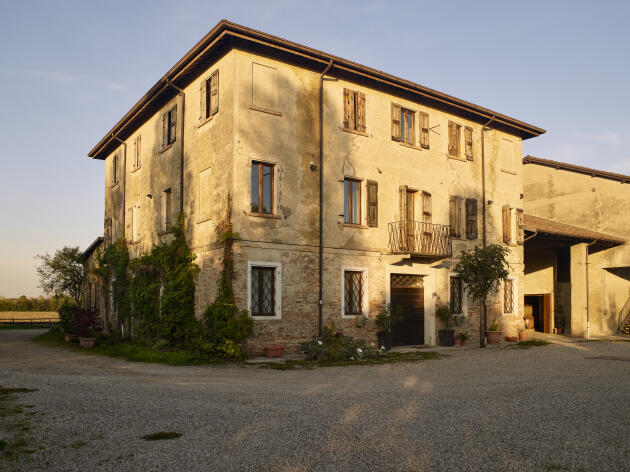 L’acetaia Giacomo à Novellara (Reggio d’Emilie). Les salles de production et de vieillissement se situent derrière la bâtisse principale.