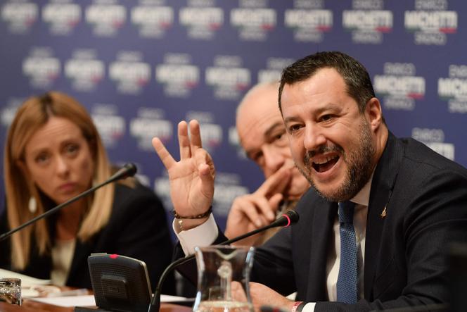 Giorgia Meloni (Fratelli d'Italia), Enrico Michetti (a destra) e Matteo Salvini (Lega), a Roma, 13 ottobre 2021.