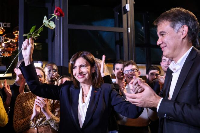 La maire de Paris Anne Hidalgo (C) célèbre son investiture comme candidate PS à l’élection présidentielle de 2022 à Paris le 14 octobre 2021.