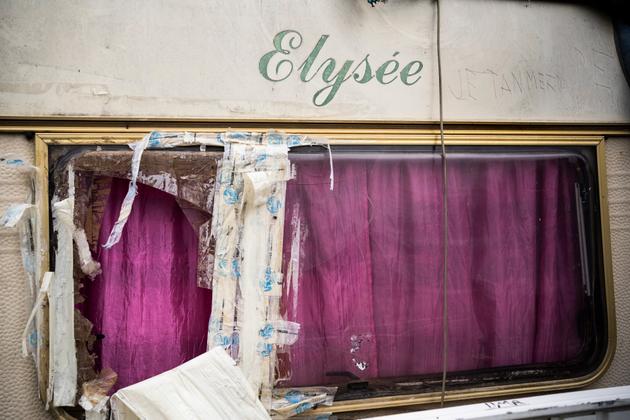 Une caravane garée à « la Flambère », le plus vieux camp de Roms de Toulouse, dans le quartier Ancely, le 30 septembre 2021.