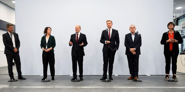 En Allemagne, la coalition réunissant le SPD, les Verts et les libéraux du FDP est en bonne voie