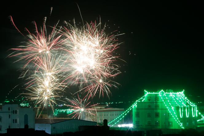 Des feux d’artifice à l’occasion de la fête du Mawlid, Sanaa, Yemen, 17 octobre 2021.