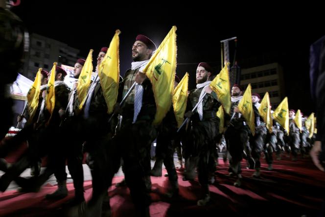 Des soldats du parti fondamentaliste chiite Hezbollah défilent à Beyrouth, le 31 mai 2019.