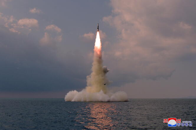 Une photo du missile balistique dévoilée par l’agence de presse officielle nord-coréenne, le 19 octobre 2021.