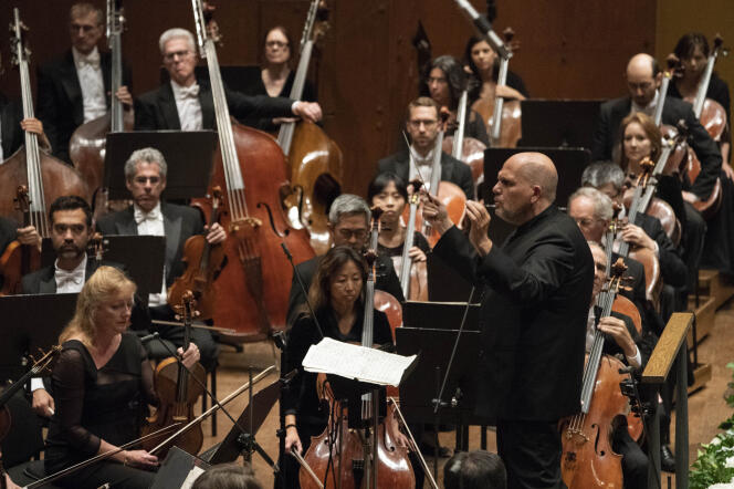 Le directeur néerlandais Jaap van Zweden, dirige le Philharmonique au David Geffen Hall, Lincoln Center, le 20 septembre 2018 à New York.