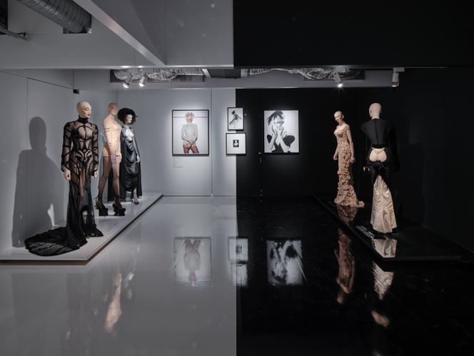 Vue de l'exposition « Couturissime » de Thierry Mugler, au Musée des Arts Décoratifs.
