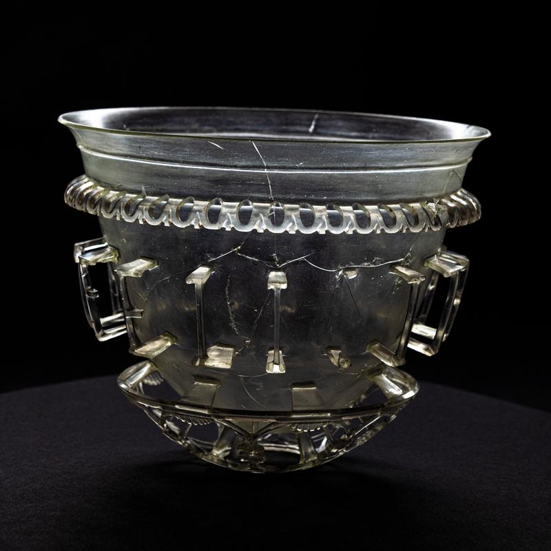 Les secrets de l’exceptionnel vase romain découvert à Autun