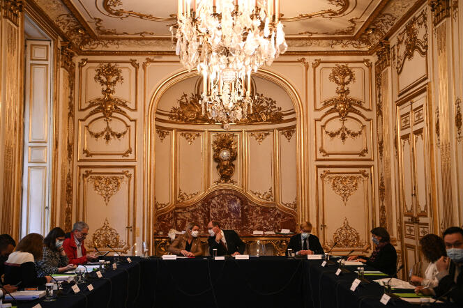 Les représentants de la convention citoyenne pour le climat à l’hôtel Matignon à Paris, en septembre 2020.