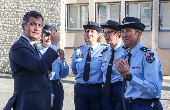 Le ministre de l’intérieur, Gérald Darmanin, visite la maison de confiance et de protection des familles de Carpentras (Vaucluse), le 21 octobre 2021.