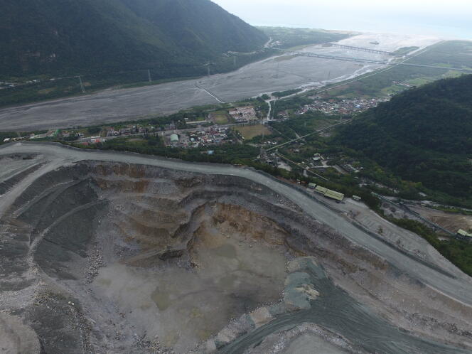 The Hsin-cheng quarry (Taiwan), operated by Asia Cement.
