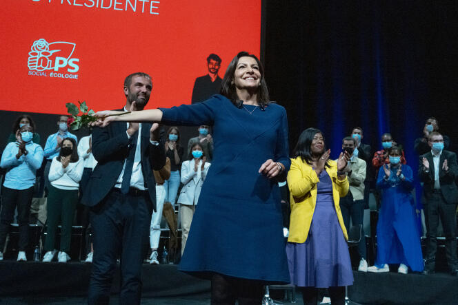 for Anne Hidalgo, a first large-scale meeting to launch her campaign