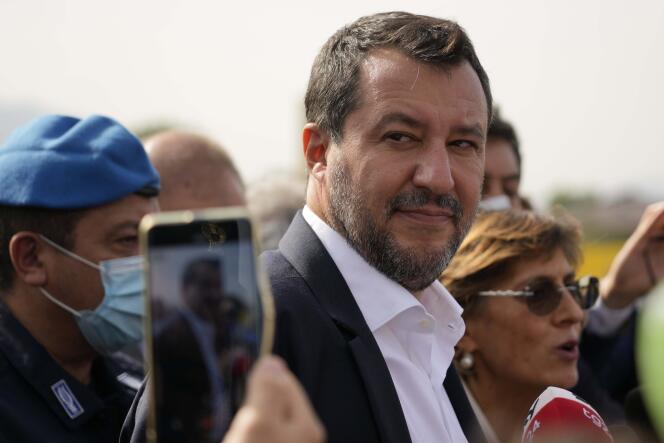 L'ancien ministre de l'intérieur Matteo Salvini et son avocate Giulia Bongiorno, devant le tribunal de Palerme, en Italie, samedi 23 ottobre 2021.