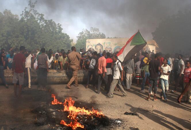 Protestations dans les rues de Khartoum, le 25 octobre 2021.