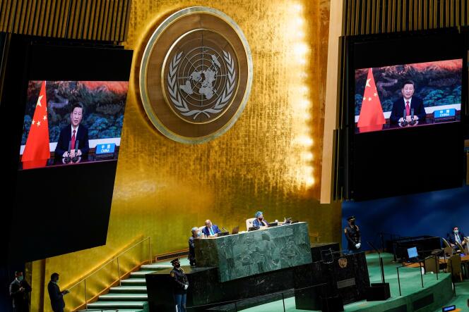 Xi Jinping s’exprime par vidéo lors de la 76e session de l’Assemblée générale des Nations unies au siège de l’ONU, à New York, le 21 septembre 2021.