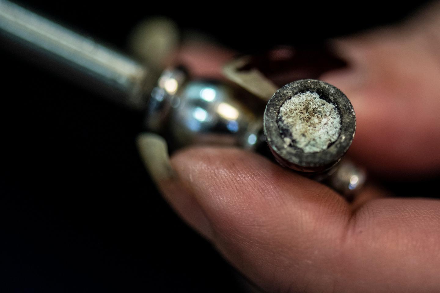 Crack composition, effets, dangers, centres de sevrages… ce que l’on sait de cette drogue