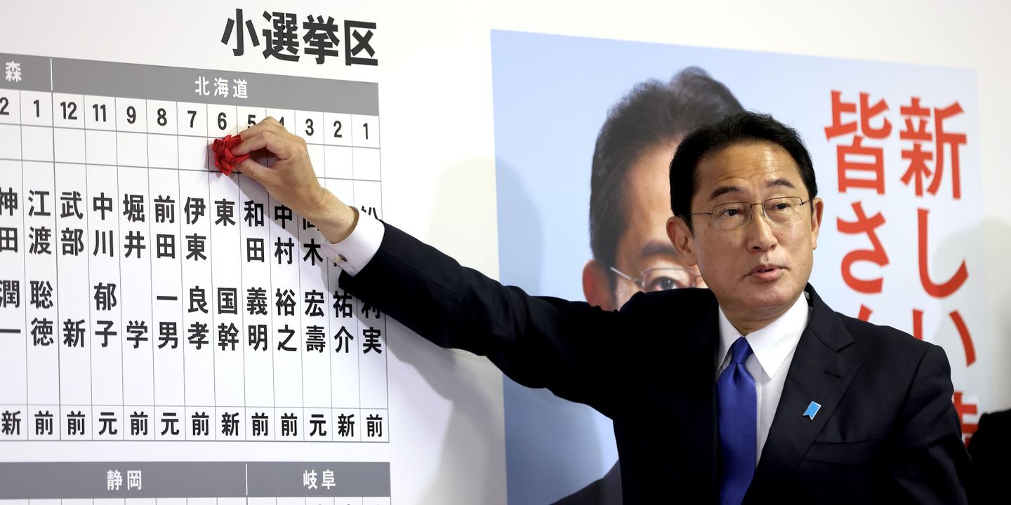 Au Japon, le parti au pouvoir remporte les législatives malgré un recul