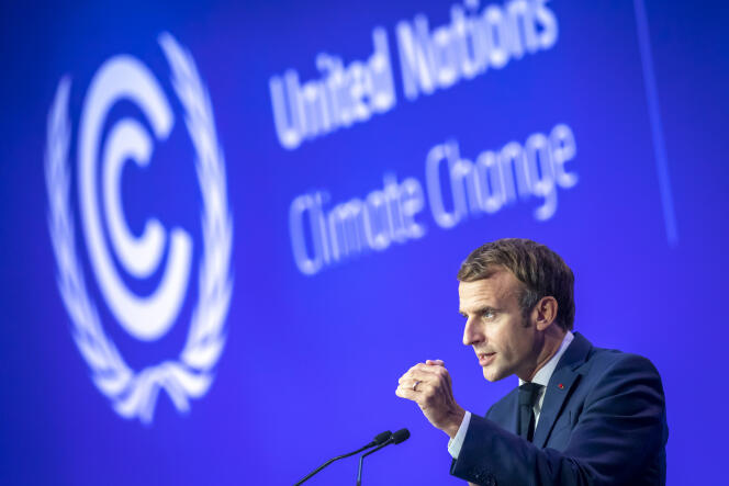 Emmanuel Macron, président de la république, prononce son discours devant les participants de la COP26 au Scottish Event Campus à Glasgow, Ecosse, lundi 1er novembre 2021.