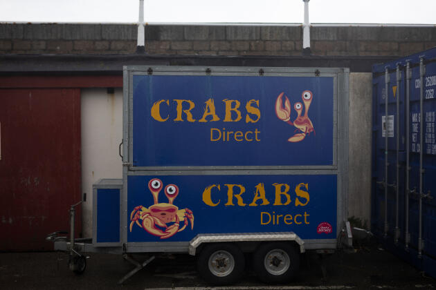Un stand fermé qui vend habituellement des crabes frais, livrés par les pêcheurs de Saint-Hélier, sur l'île de Jersey.